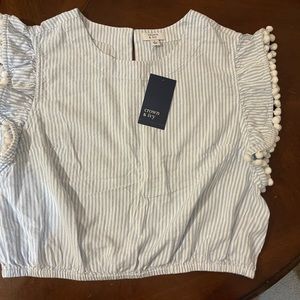 NWT crown and ivy seersucker top